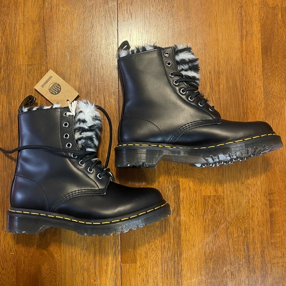 Dr. Martens 1460 8-Eye Serena Boot - Black / Zebra *NWT* - Picture 2 of 10